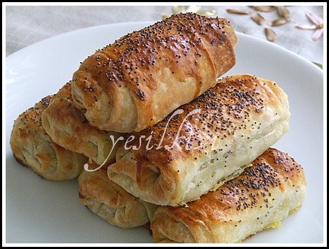 Pırasalı Kıymalı Börek tarifi