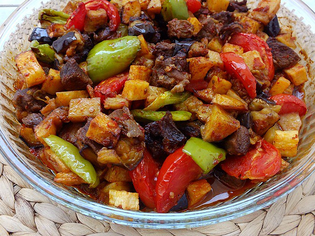 Fırında Sebzeli Kebap tarifi